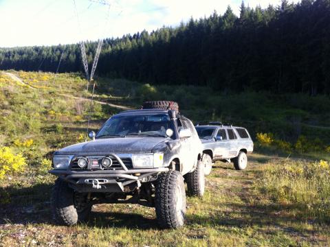 4Runners on the powerline